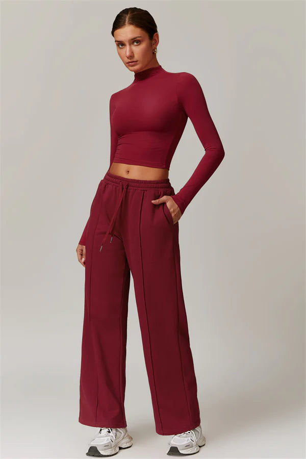 The Motion Crop Top Sweatpants 2-Piece Set