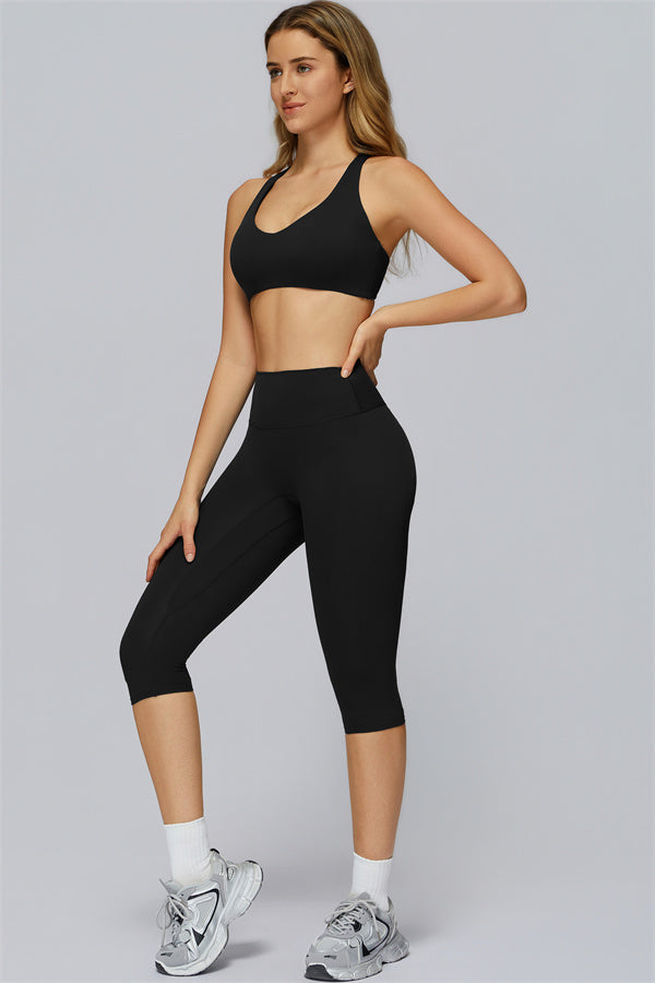 The FlexCore Sports Bra Capri Leggings 2-Piece Set