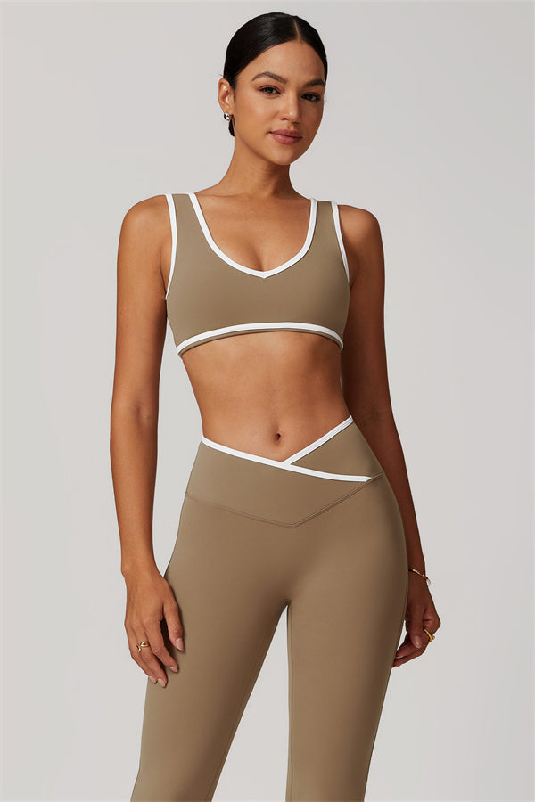 The Stamina Sports Bra Flared Leggings 2-Piece Set Muesli