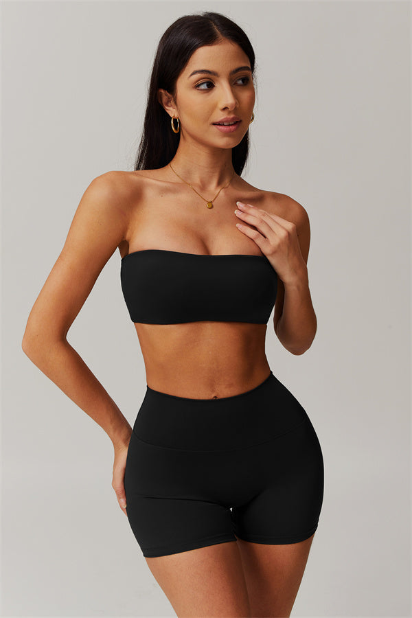 The Essence Sports Bra Shorts 2-Piece Set Black