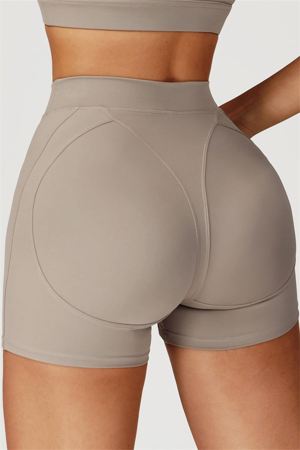 The Conquer Shorts Soft Amber