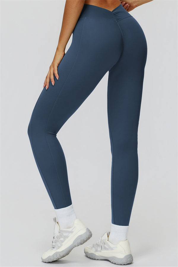 The Fyra Crop Tank Leggings 2-Piece Set