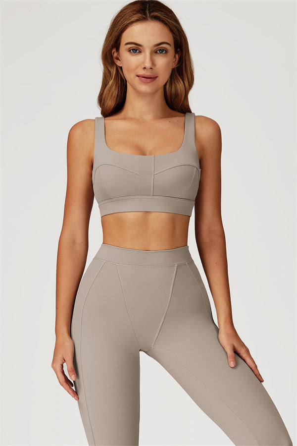 The Conquer Sports Bra Leggings 2-Piece Set Soft Amber