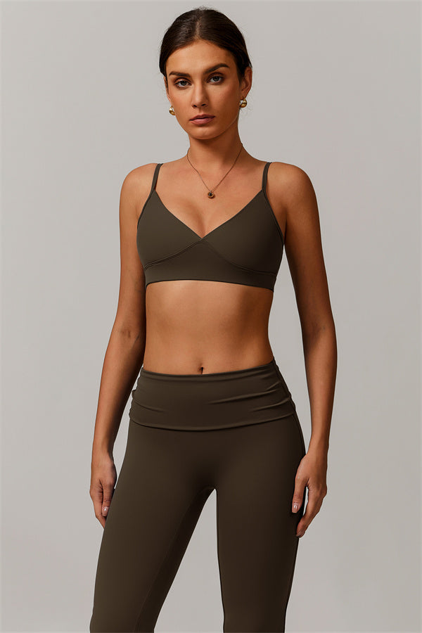 The Vigor Sports Bra Flared Leggings 2-Piece Set Taupe