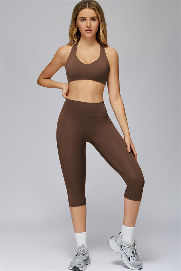 The FlexCore Sports Bra Capri Leggings 2-Piece Set
