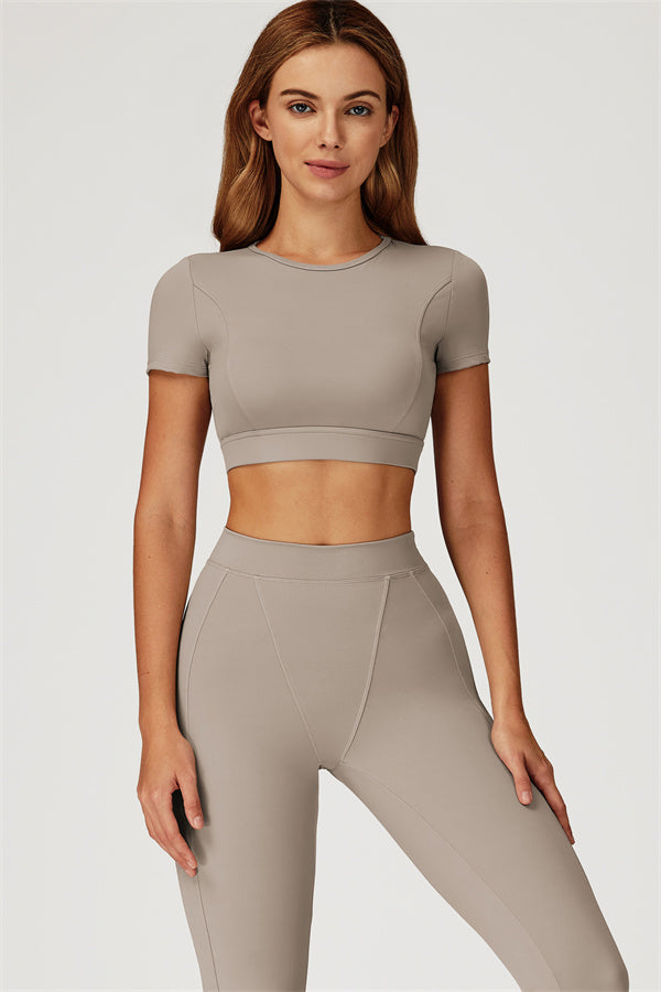 The Conquer T-shirt Leggings 2-Piece Set Soft Amber