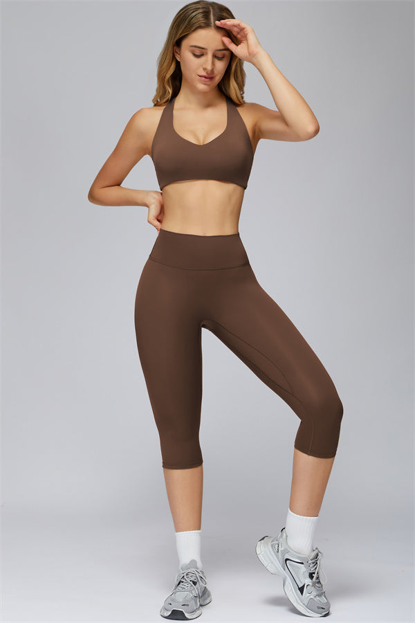 The FlexCore Sports Bra Capri Leggings 2-Piece Set