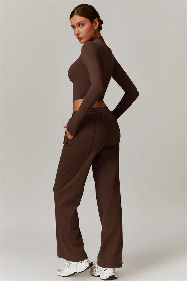 The Motion Crop Top Sweatpants 2-Piece Set